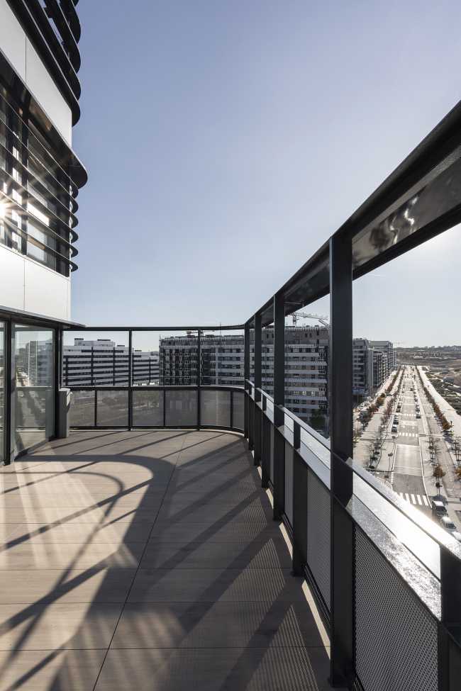 Three towers for housing and stores in Madrid. Panoramic views, social interaction and integration with nature are the highlights of the project