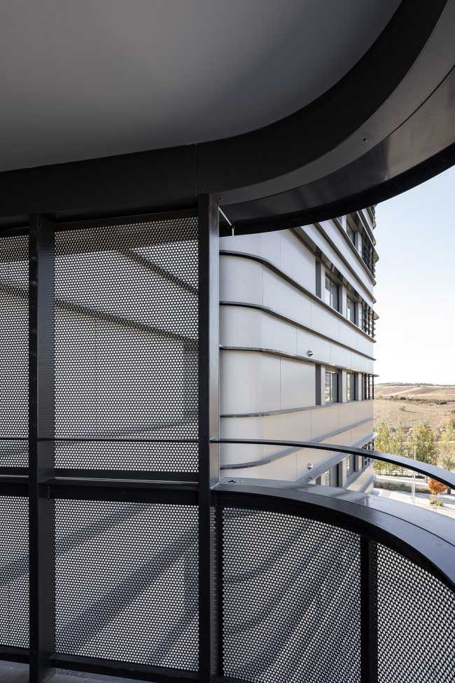 Three towers for housing and stores in Madrid. Panoramic views, social interaction and integration with nature are the highlights of the project