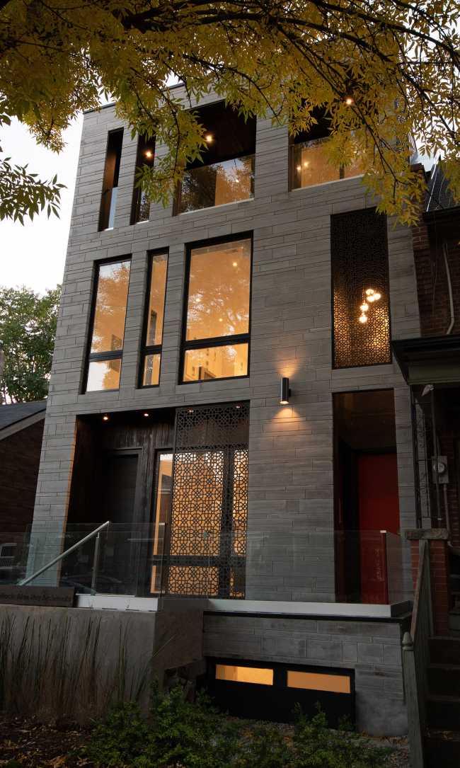 Brother's Residence.Three-family housing where space, privacy, comfort and connection to the outdoors reign supreme