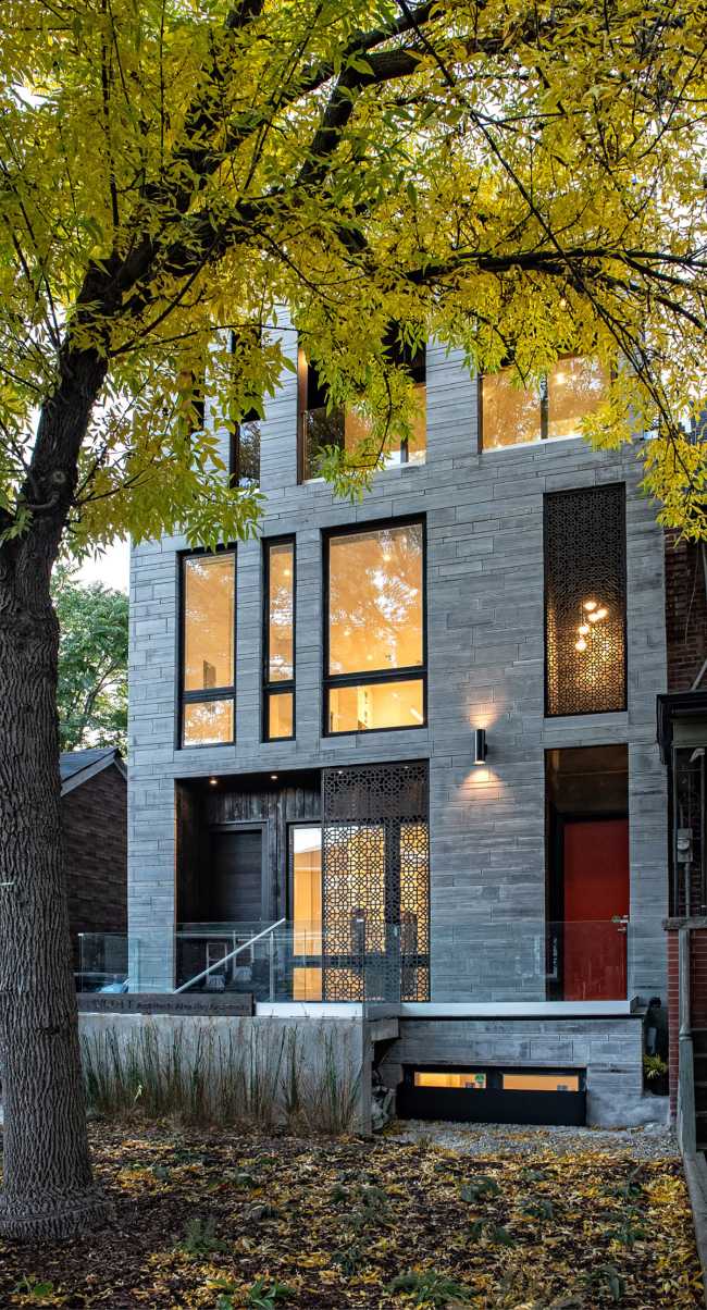 Brother's Residence.Three-family housing where space, privacy, comfort and connection to the outdoors reign supreme