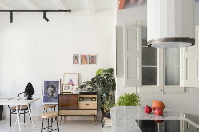 Apartment FONT6 a Wunderkammer. A quiet retreat filled with emotionally charged artifacts a stone's throw from the Sagrada Familia