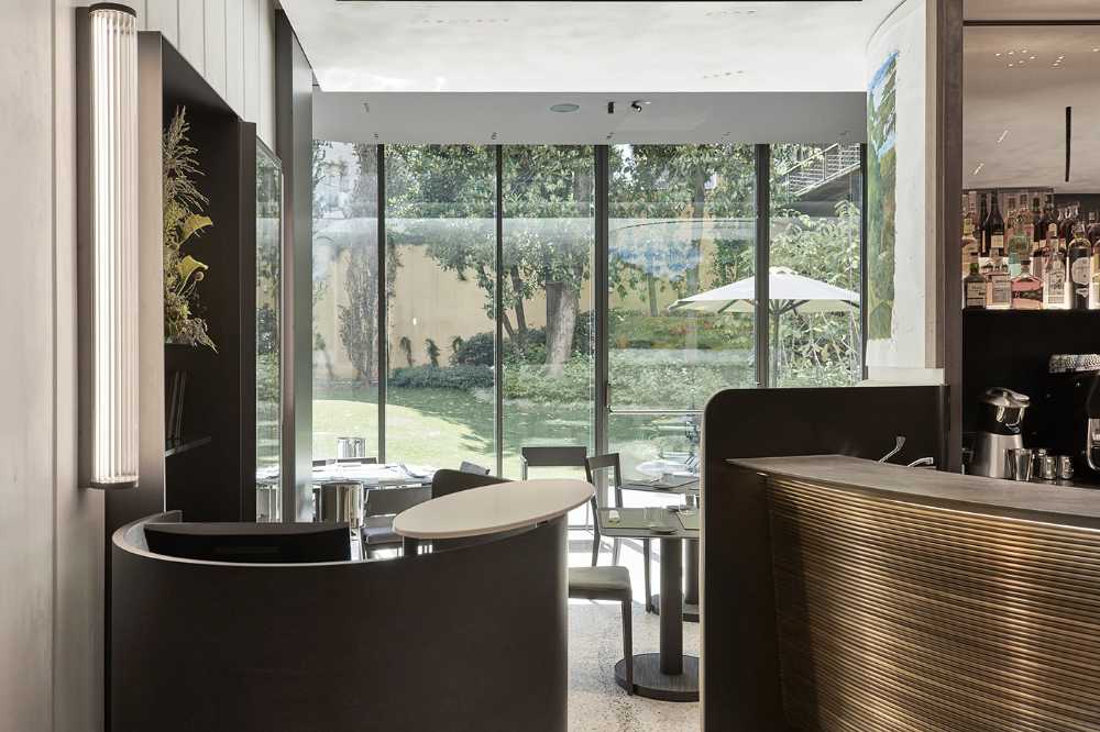 Le restaurant Andrea Aprea ouvre au cœur de Milan : la relation entre la haute cuisine et le design est un dialogue entre la vision, les textures et les sens