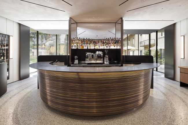 Le restaurant Andrea Aprea ouvre au cœur de Milan : la relation entre la haute cuisine et le design est un dialogue entre la vision, les textures et les sens