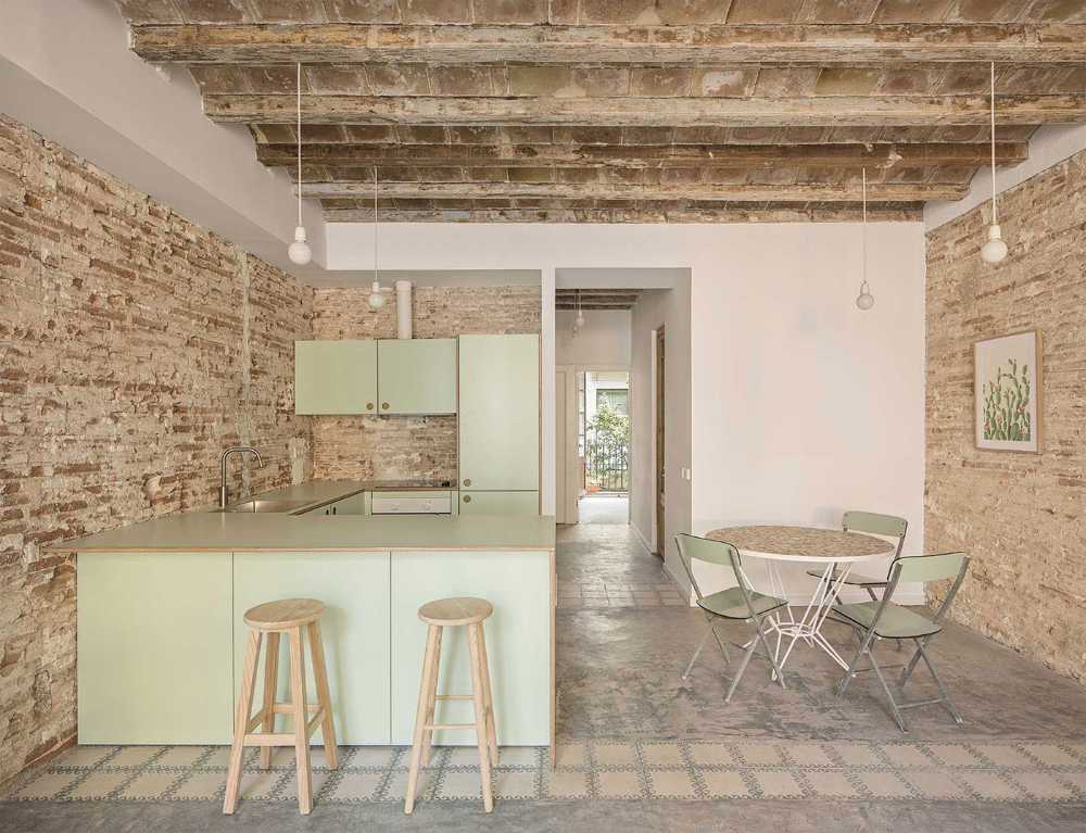 La rinnovata Casa Alba raffinata ma verace come il quartiere di Barcellona in cui sorge