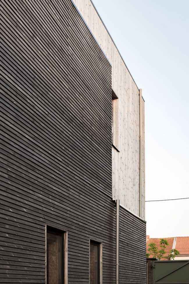 Four families with a shared vision. Redesigning a police station to an environmentally green and sustainable cohousing