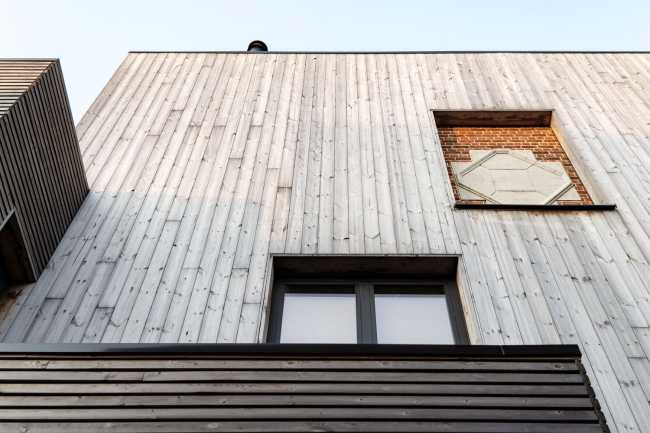 Four families with a shared vision. Redesigning a police station to an environmentally green and sustainable cohousing