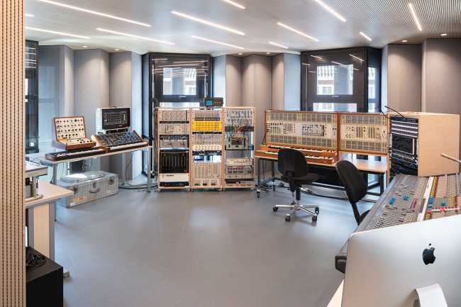 Willem Twee studios. Areas for electronic music in the attics of an old monumental synagogue