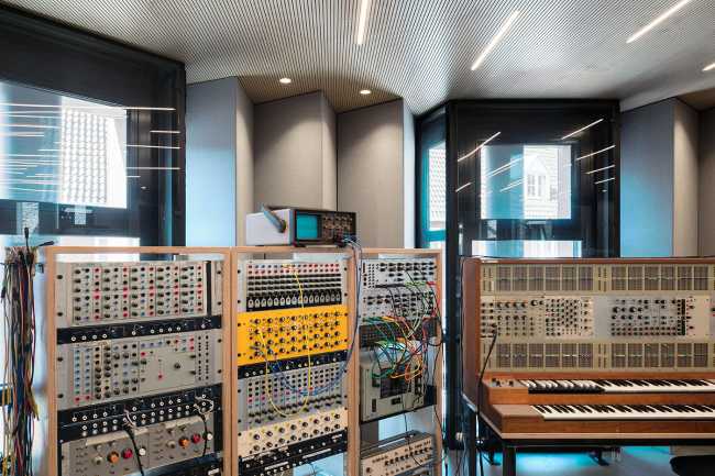 Willem Twee studios. Areas for electronic music in the attics of an old monumental synagogue