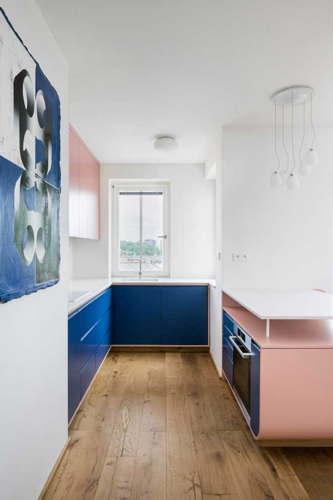 Appartement Soixante-Neuf, un espace de vie simple pour une famille qui comprend l'art et désire en profiter