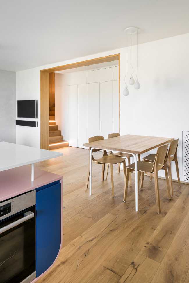 Appartement Soixante-Neuf, un espace de vie simple pour une famille qui comprend l'art et désire en profiter