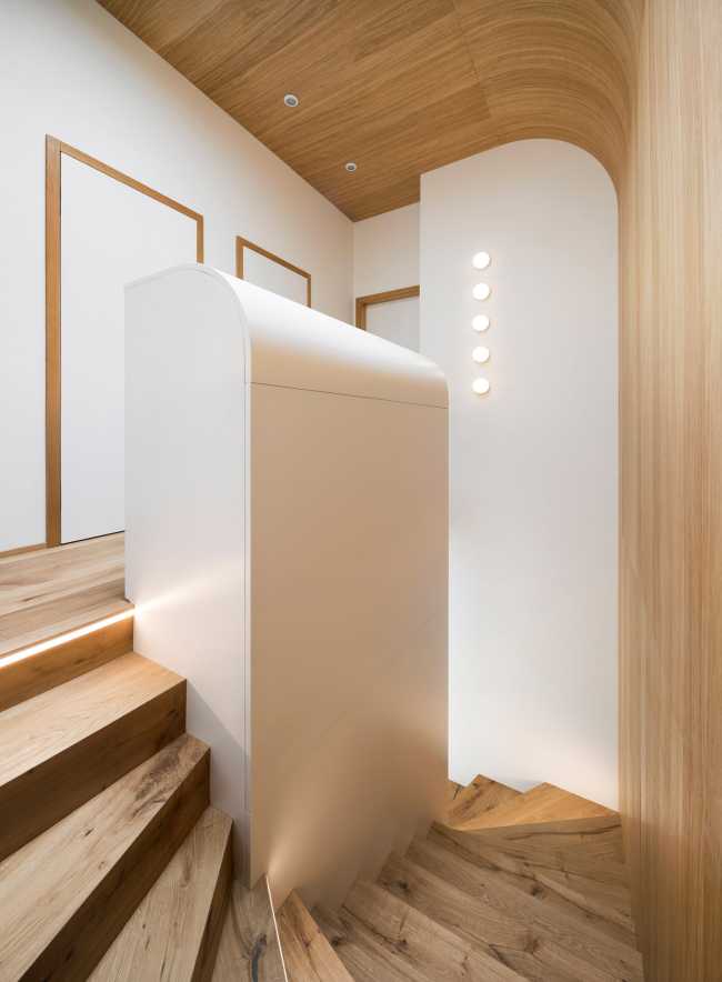 Appartement Soixante-Neuf, un espace de vie simple pour une famille qui comprend l'art et désire en profiter