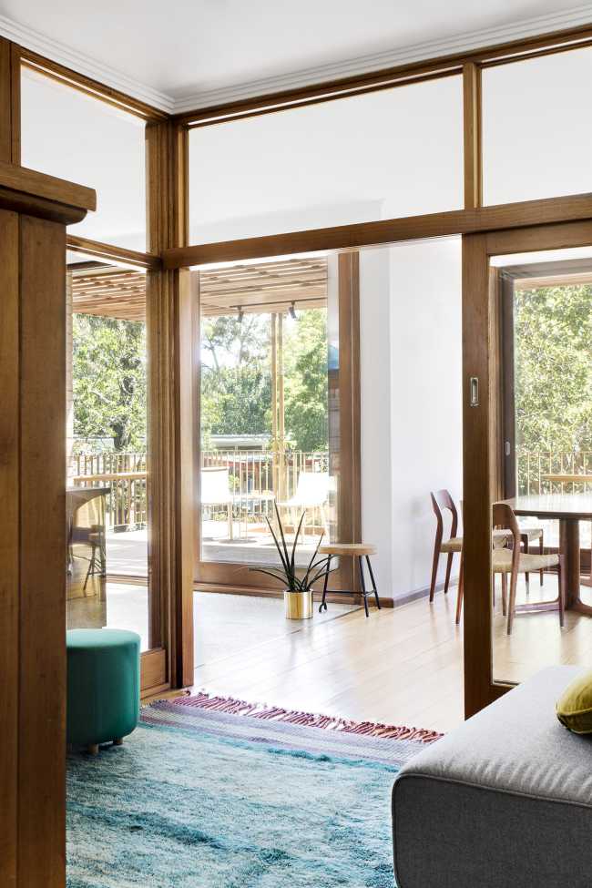 Colore e ampi spazi per celebrare la gioia di stare in famiglia. Un restyling architettonico da vita al Modernist Wonderland