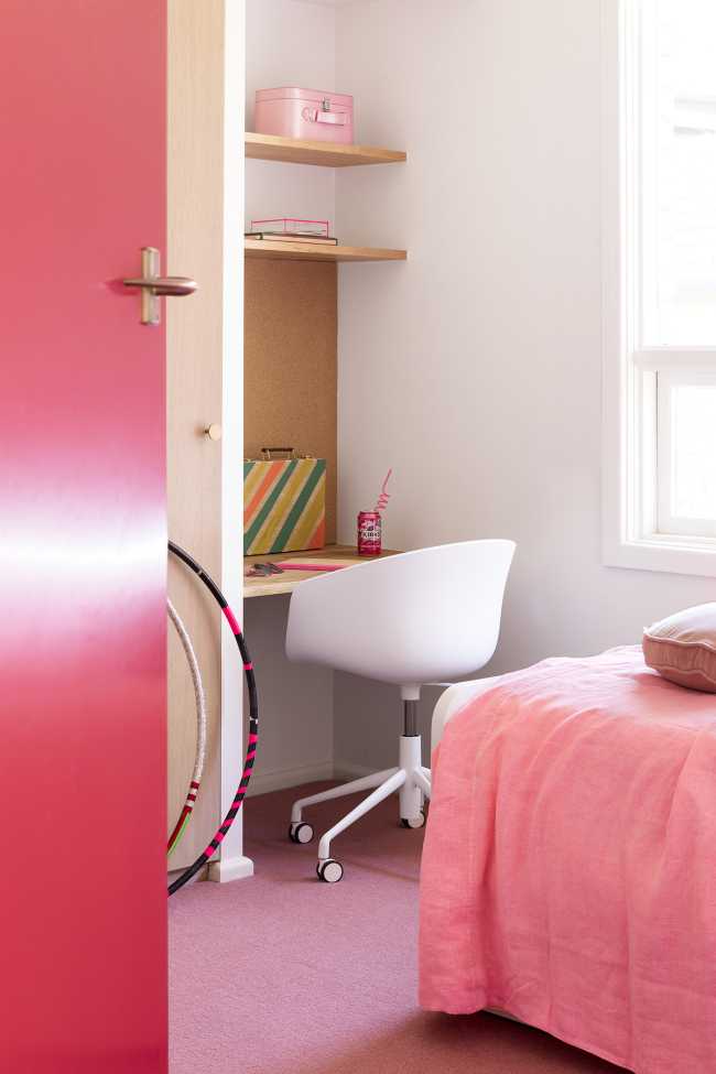 Colore e ampi spazi per celebrare la gioia di stare in famiglia. Un restyling architettonico da vita al Modernist Wonderland