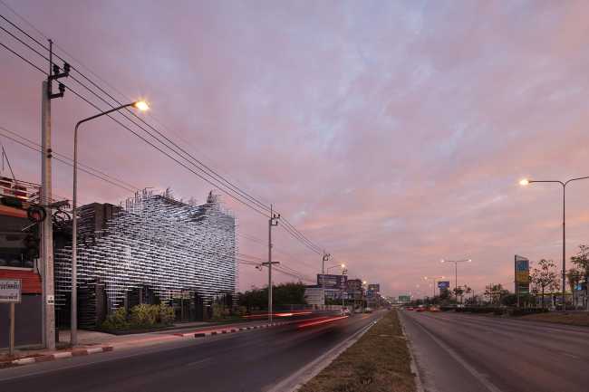 MoMA un musée léger comme un pissenlit dans le chaos urbain de Bangkok