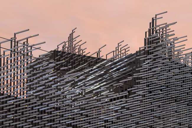 MoMA, un musée léger comme un pissenlit dans le chaos urbain de Bangkok.