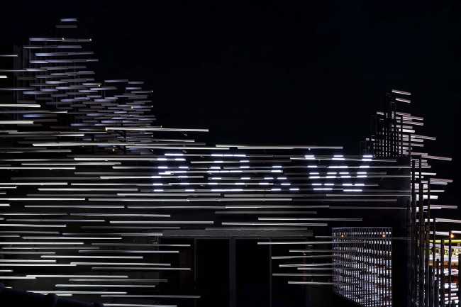 MoMA, un musée aussi léger qu'un pissenlit dans le chaos urbain de Bangkok.