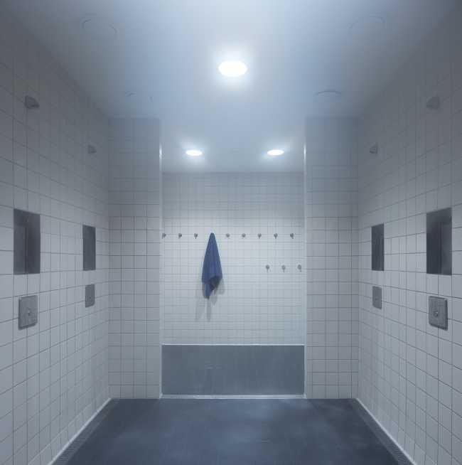 Piscina comunale di Louny come una roccia appuntita che rivela il suo cuore prezioso per il benessere dei cittadini