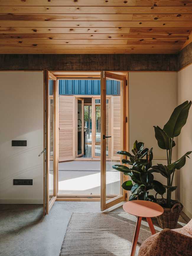 Efficiency and simplicity without sacrificing beauty: House in the Hills