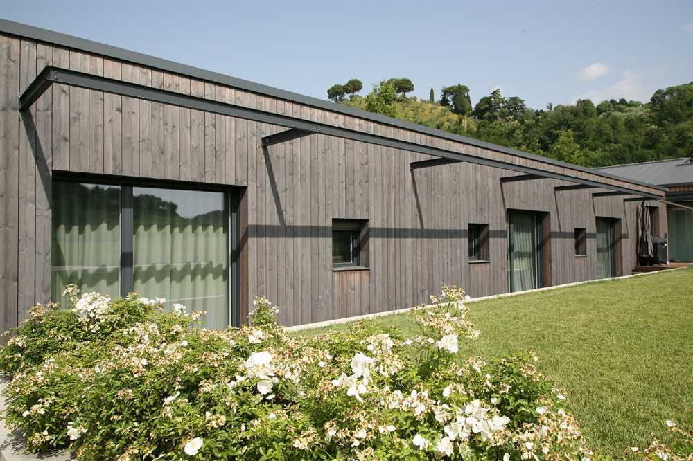 The farming landscape of Bassano del Grappa embraces the new country house