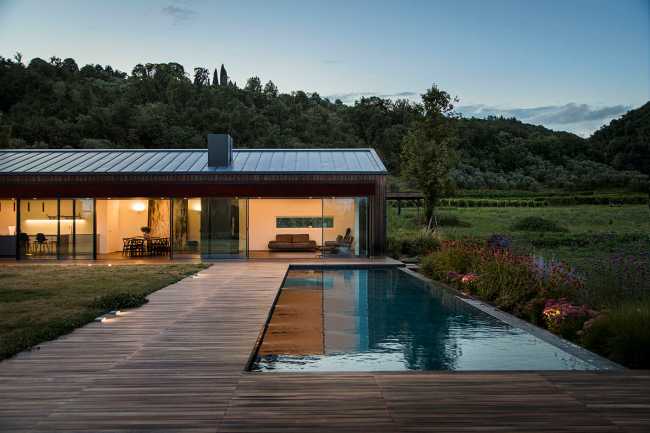 The farming landscape of Bassano del Grappa embraces the new country house