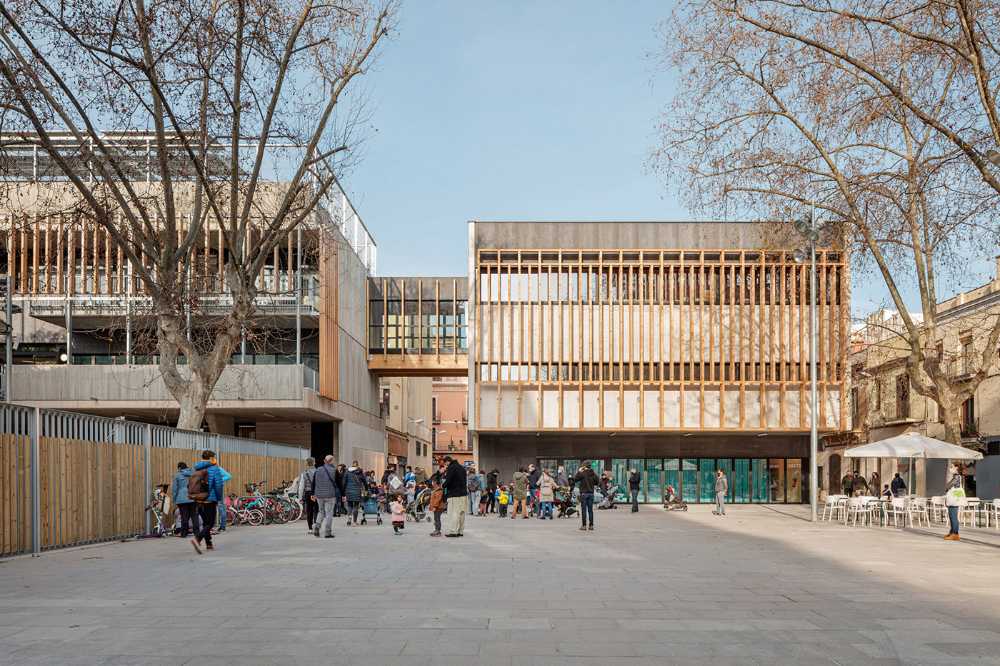 Escola La Mar Bella and its renovation which doubles its capacity