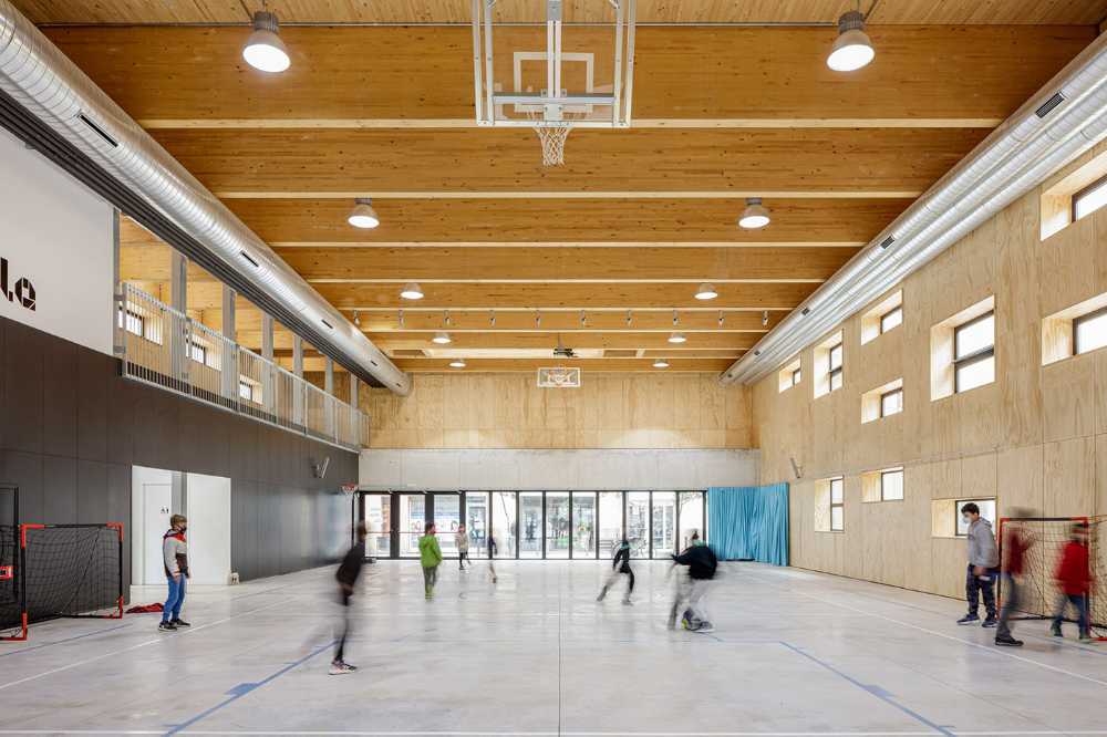 Escola La Mar Bella and its renovation which doubles its capacity
