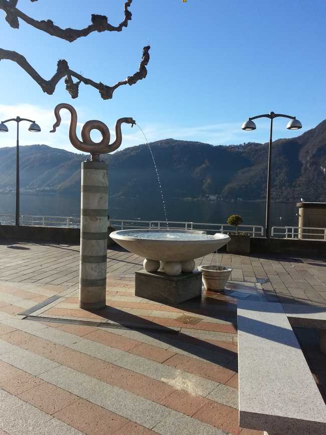 Imbarcadero and Lakefront of Campione. Ode to tradition through public space design