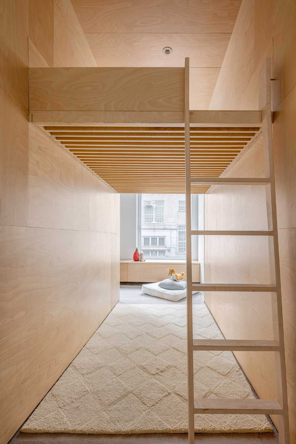 Può un design sobrio e severo evocare un senso di estrosa meraviglia e scoperta?
