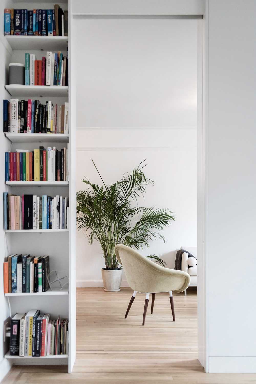 Può un design sobrio e severo evocare un senso di estrosa meraviglia e scoperta?