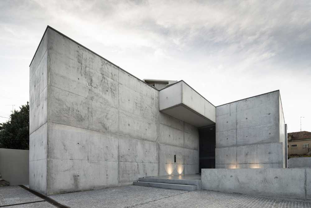 Nuova sede di Castro Group. Intervento architettonico contemporaneo che conserva l'autenticità e lo