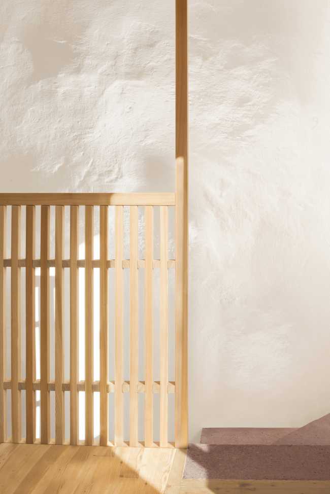 Casa Castello, la pequeña casa escondida bajo un castillo medieval