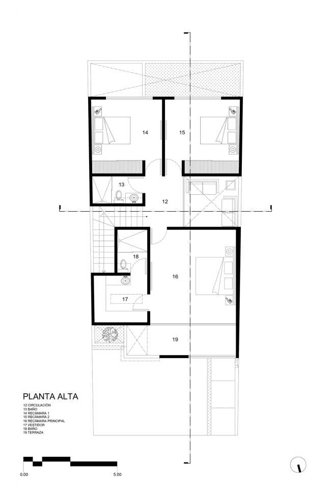 Casa PF turns its gaze to its interior, protecting a timeless and unforced connected habitation