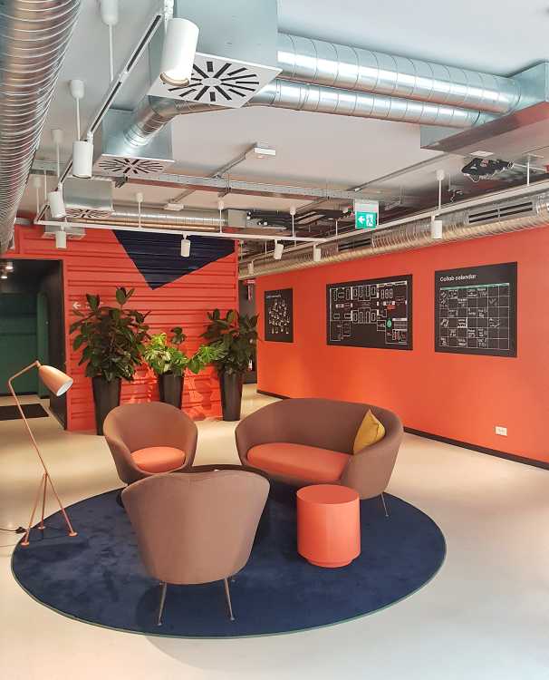 Espacio personalizado para TSH Collab en Florencia. Un centro creativo dedicado al coworking en un clima internacional e innovador