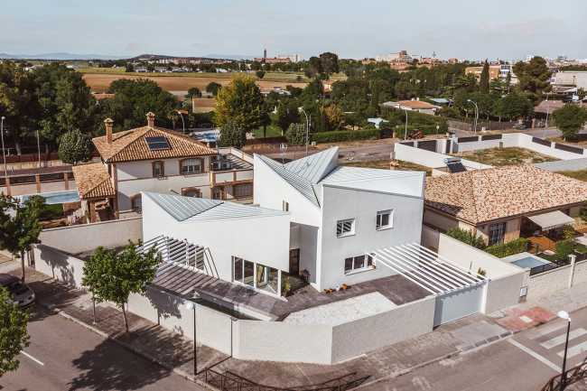Casa Albania and the Mills of La Mancha, a muse for the inspiration of the project