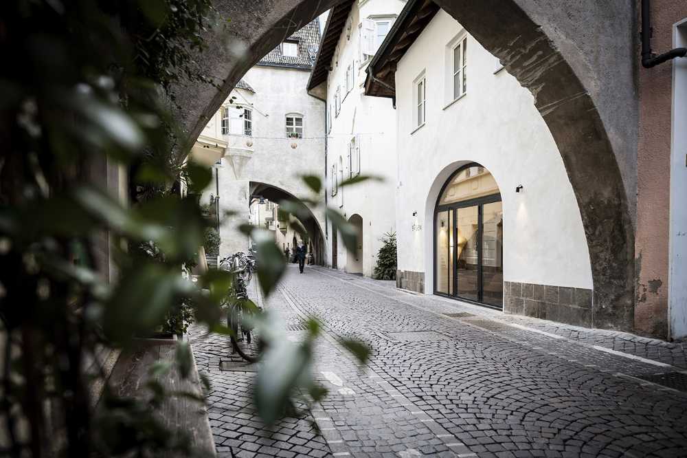 Bogen the flower bistro poised between historical legacy and contemporary finesse
