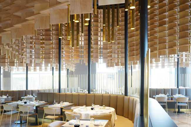 Kaori, il ristorante dall’atmosfera fluttuante e ‘sospesa’ nel tempo che non dimentica il comfort acustico