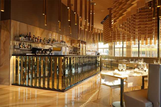 Kaori, il ristorante dall’atmosfera fluttuante e ‘sospesa’ nel tempo che non dimentica il comfort acustico