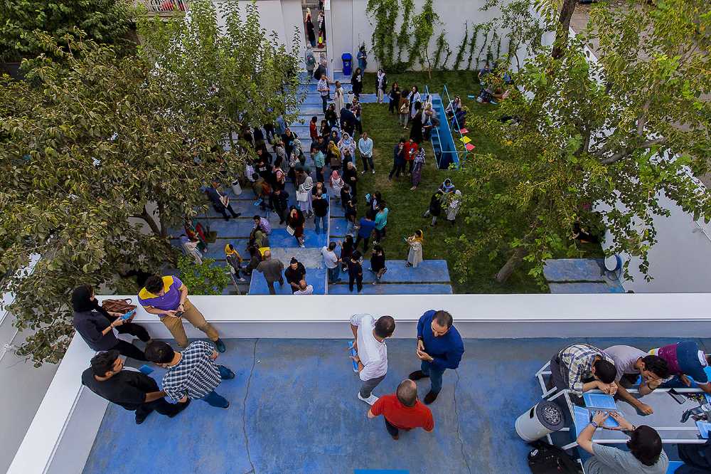 From fear to art, from isolation to fluidity. Transformation of a modern-era building in the Nabshi Gallery in Tehran