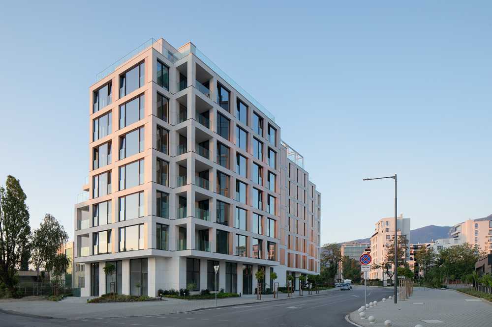 Srebarna 18, un edificio all'insegna dell'ordine e del minimalismo