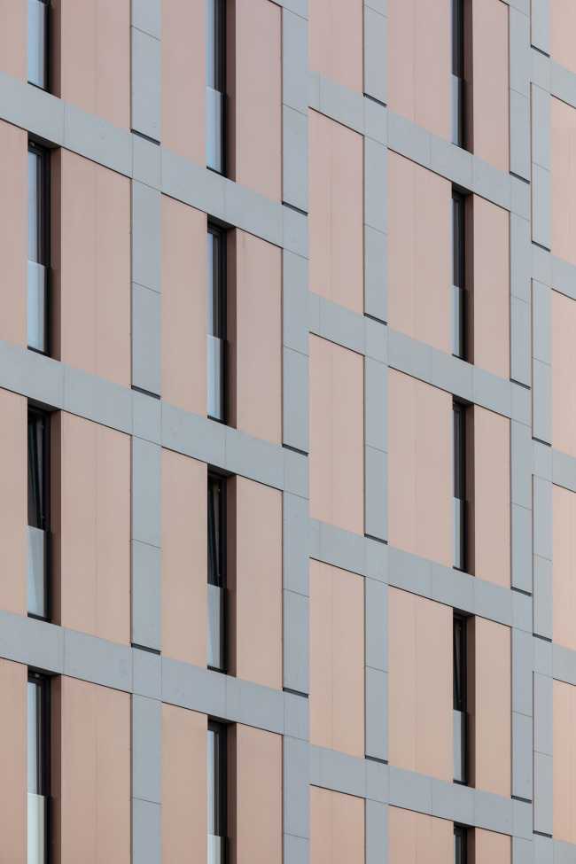 Srebarna 18, un edificio all'insegna dell'ordine e del minimalismo