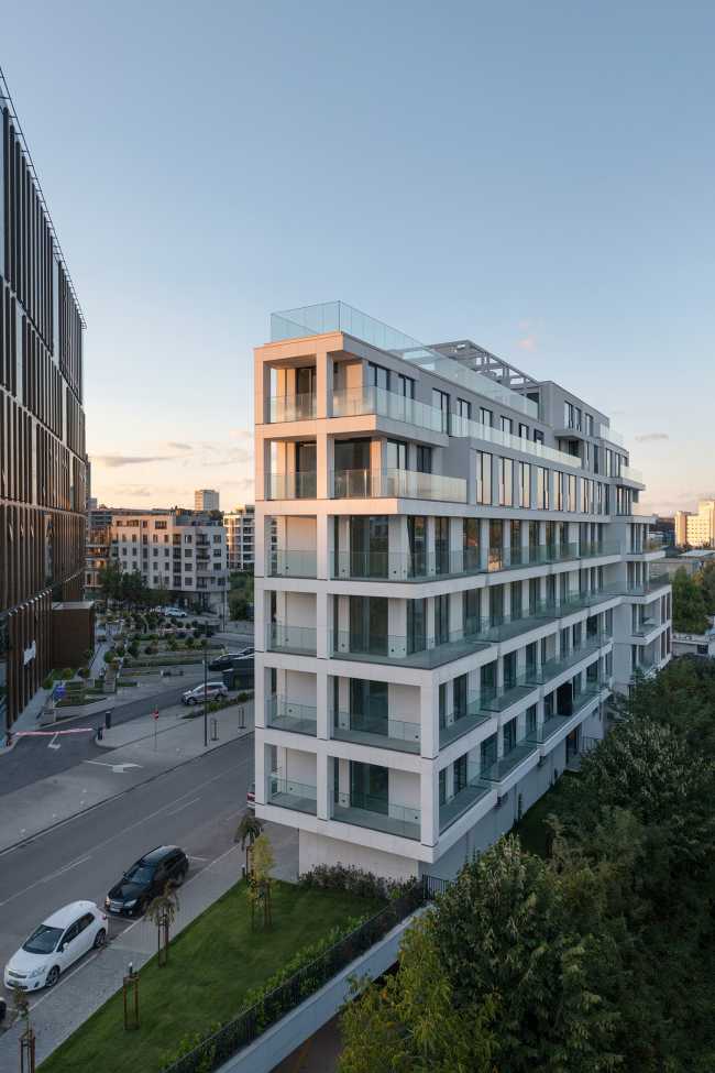 Srebarna 18, un edificio all'insegna dell'ordine e del minimalismo