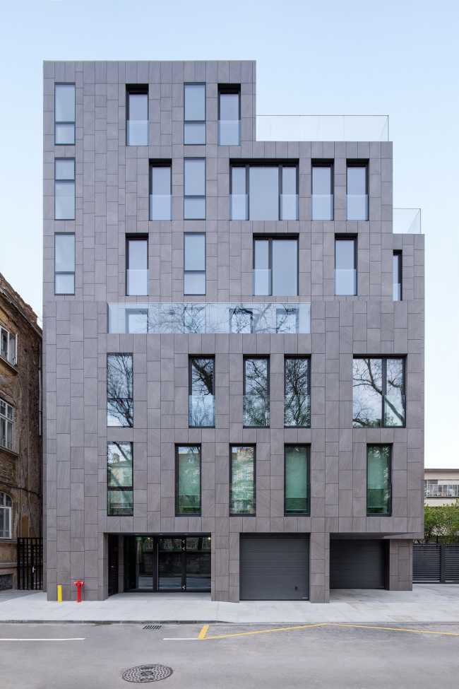 Composizione facciate in base all'orientamento. KR Apartments si schiude verso il Mar Nero