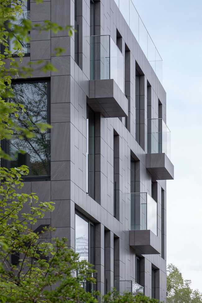 Composizione facciate in base all'orientamento. KR Apartments si schiude verso il Mar Nero