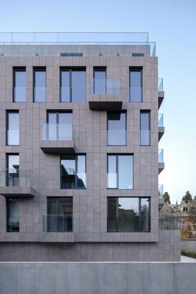 Composizione facciate in base all'orientamento. KR Apartments si schiude verso il Mar Nero