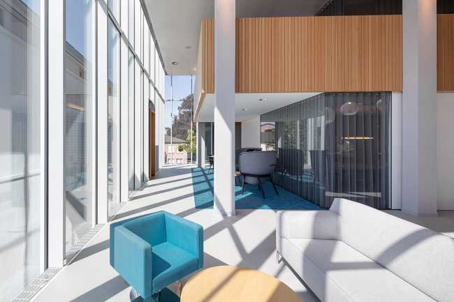 Renovation of Geldrop-Mierlo City Hall. A transparent building structure in order to communicate its civil service