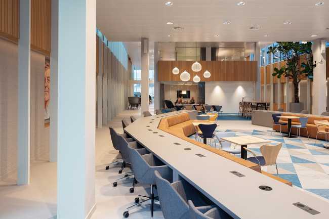 Renovation of Geldrop-Mierlo City Hall. A transparent building structure in order to communicate its civil service