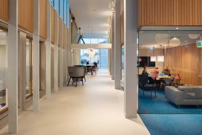 Renovation of Geldrop-Mierlo City Hall. A transparent building structure in order to communicate its civil service