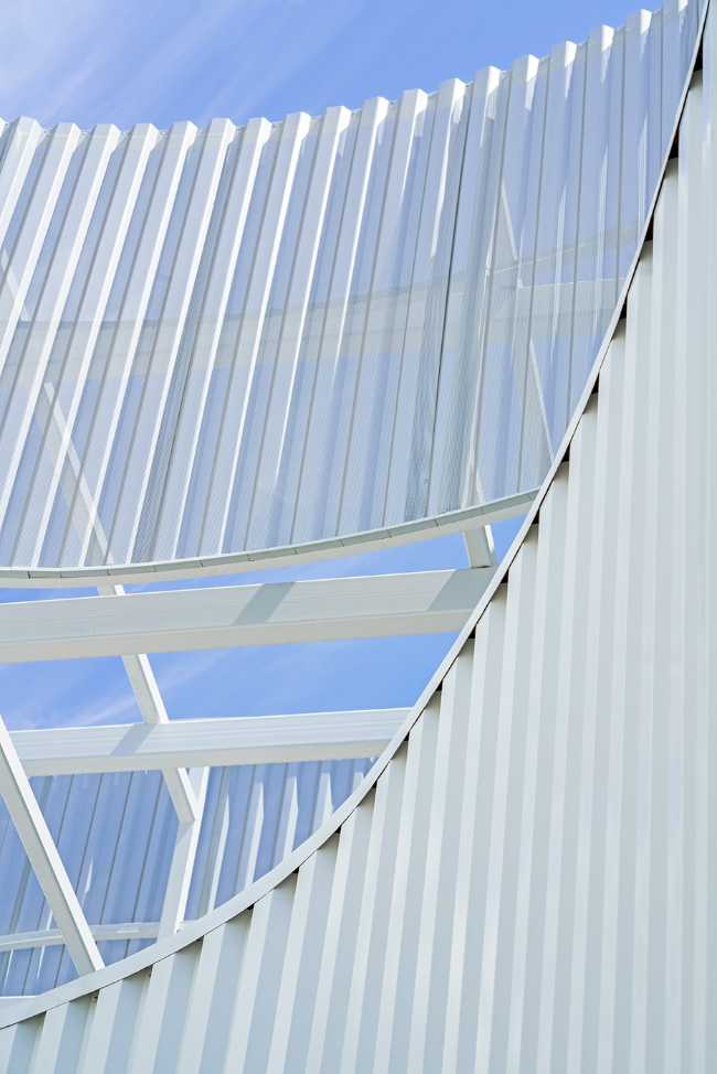 El típico patio americano reinterpretado en el proyecto arquitectónico de Magnolia Hill.