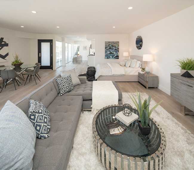 El típico patio americano reinterpretado en el proyecto arquitectónico de Magnolia Hill.