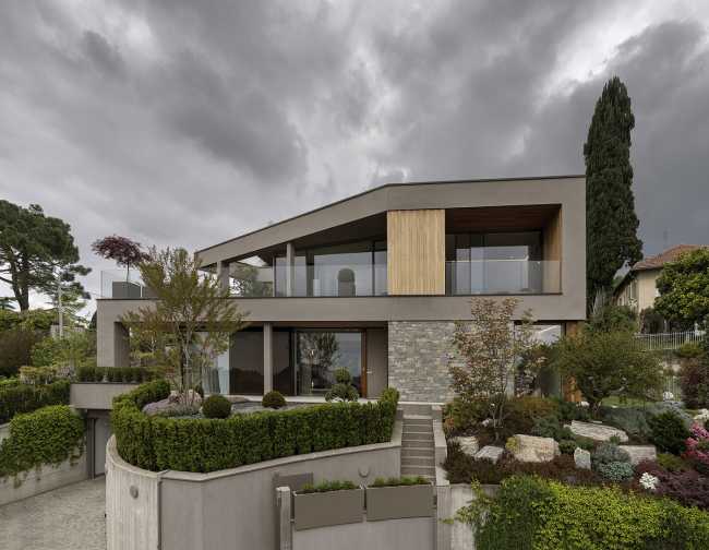 Vivre sur les collines de Turin dans une villa au style contemporain